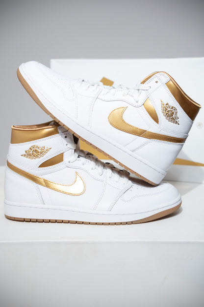 Jordan 1 High White Metallic Gold (Taille 43)