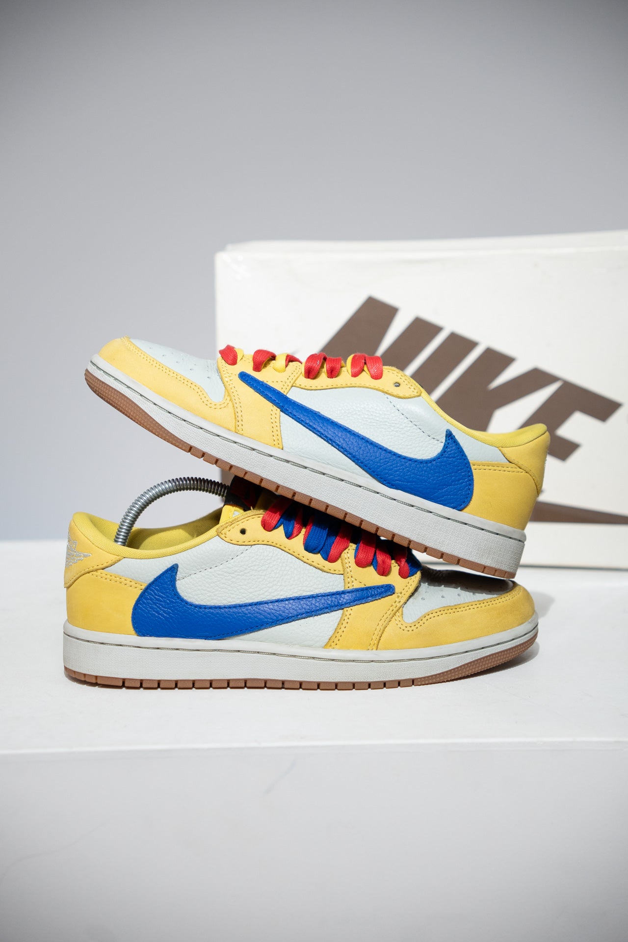 Jordan 1 Low Travis Scott Canary Yellow (Taille 38,5)