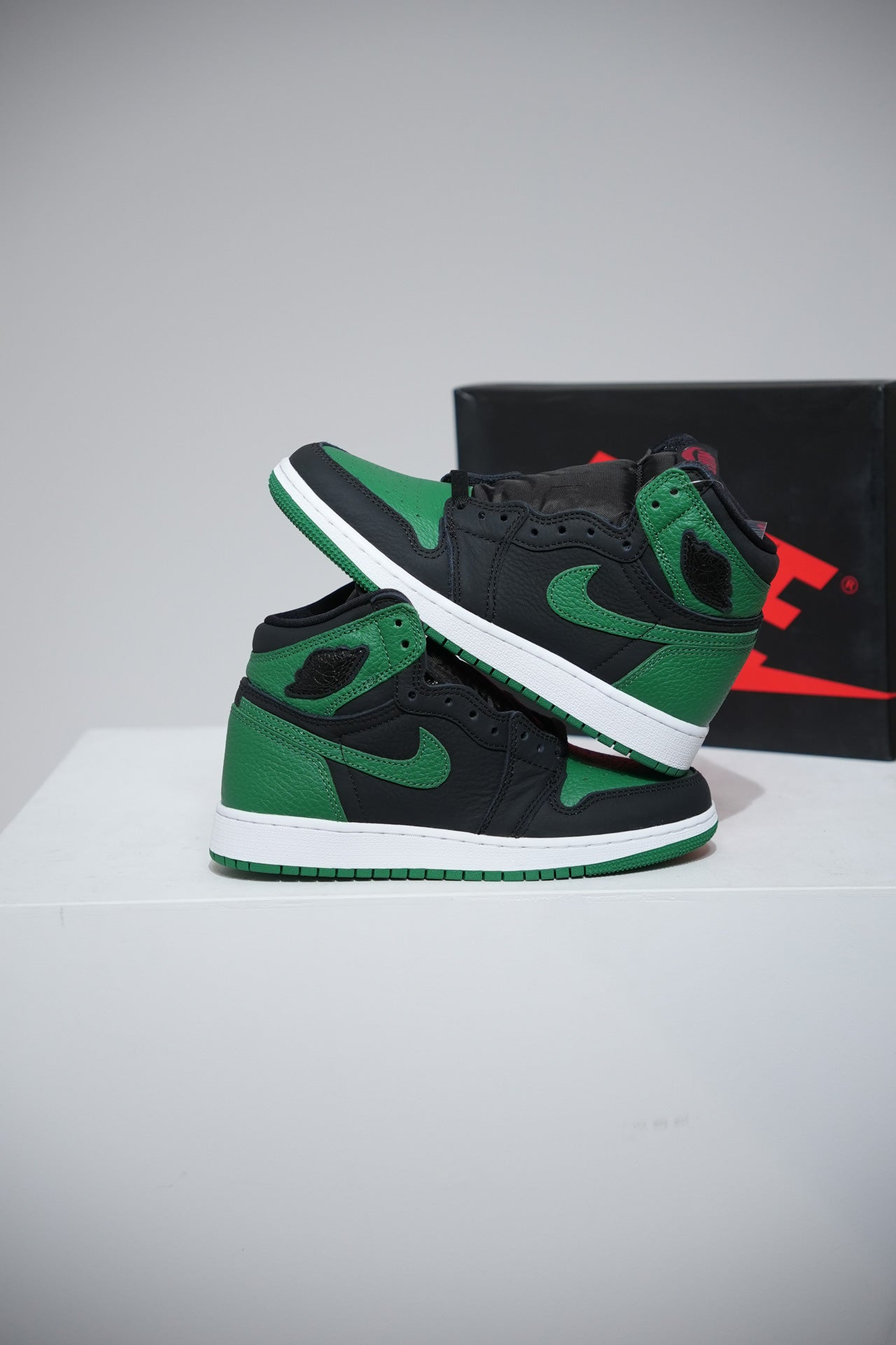 Jordan 1 High Pine Green GS (Taille 38)