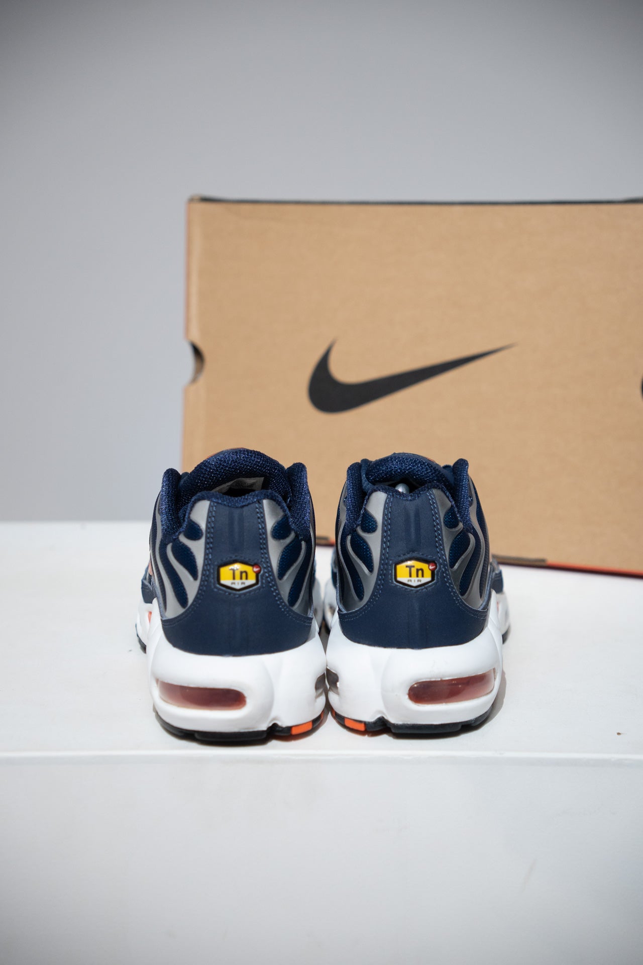 Air Max Plus (TN) Midnight Navy Safety Orange (Taille 42,5)