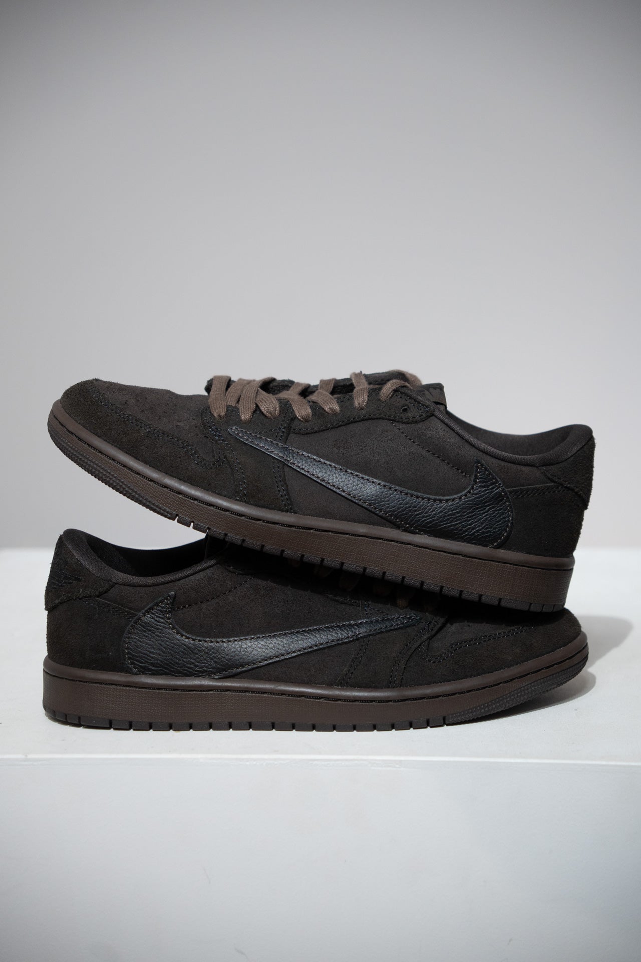 Jordan 1 Low Travis Scott Velvet Brown (Taille 41)