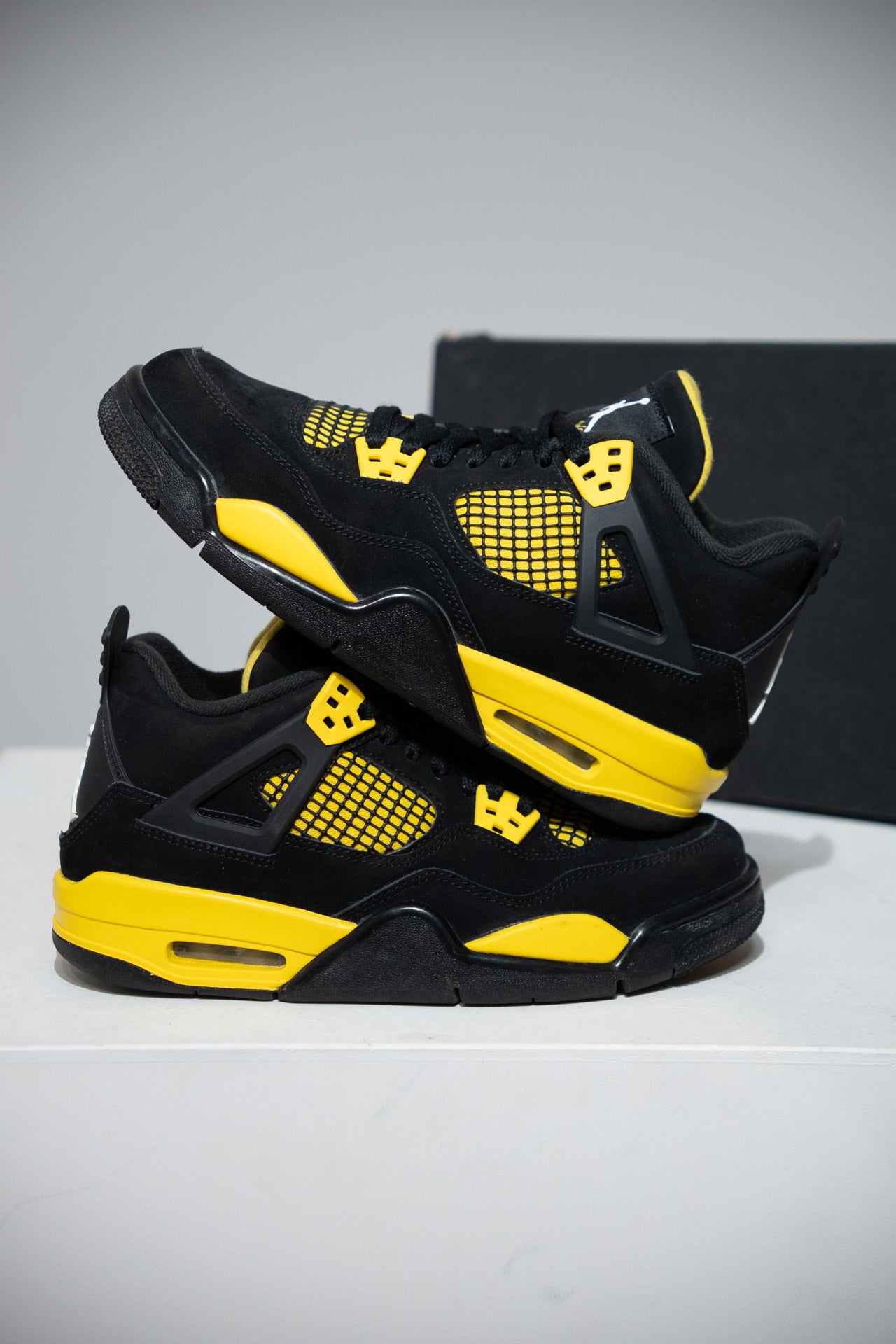 Jordan 4 Thunder GS (Taille 38,5)