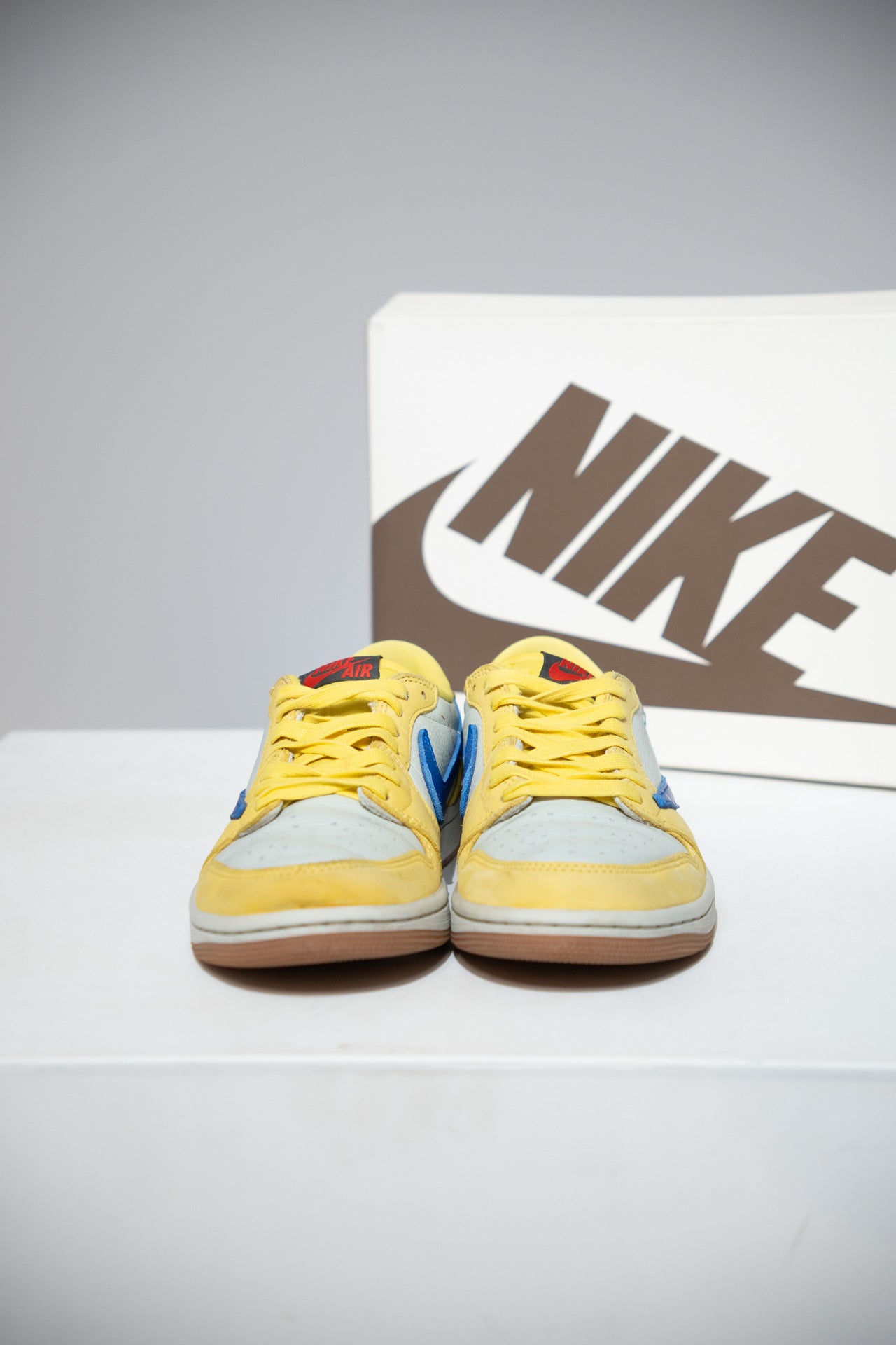 Jordan 1 Low Travis Scott Canary Yellow (Taille 38)