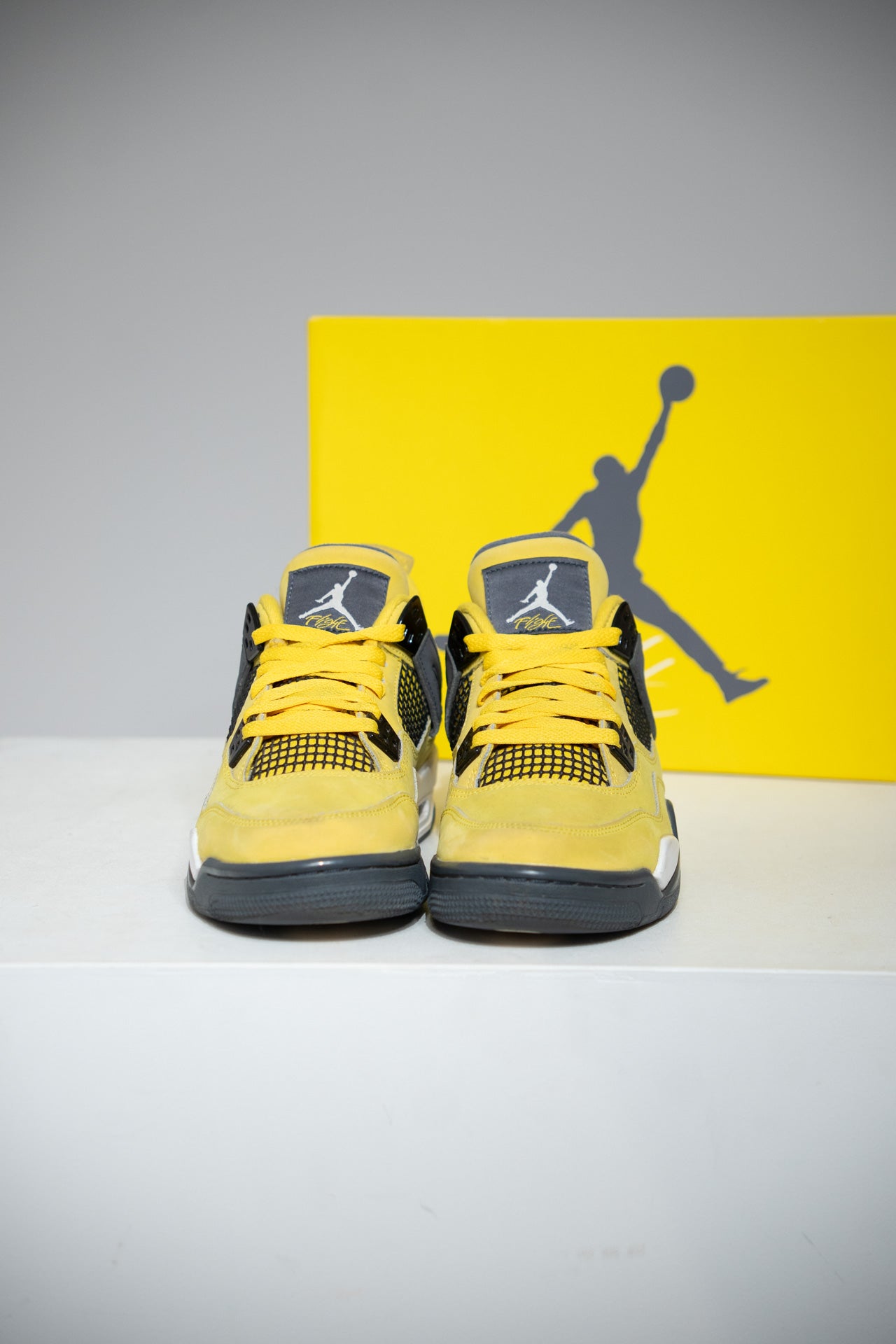 Jordan 4 Lightning GS (Taille 39)