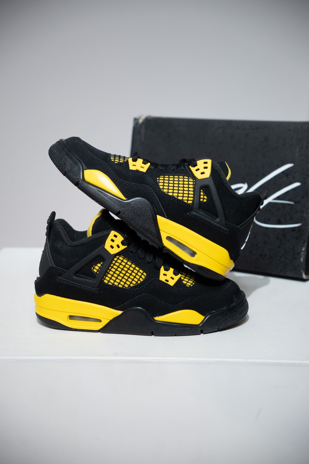 Jordan 4 Thunder GS (Taille 36,5)