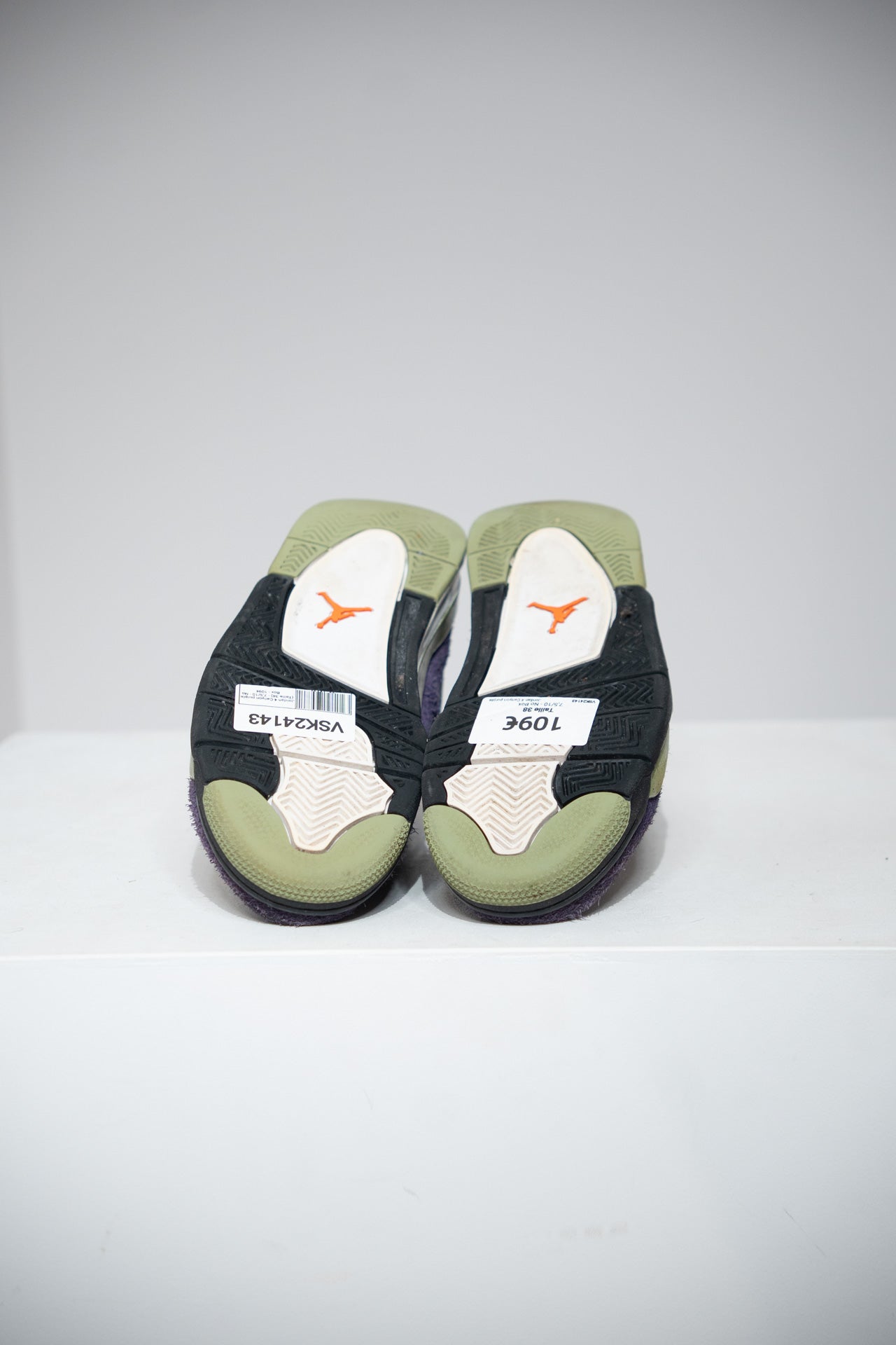 Jordan 4 Canyon purple (Taille 38)
