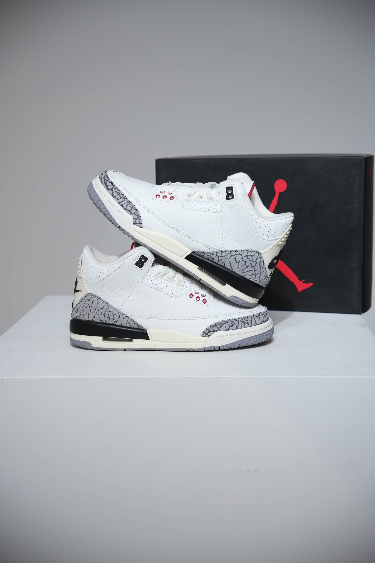 Jordan 3 White Cement Reimagined GS (Taille 39)