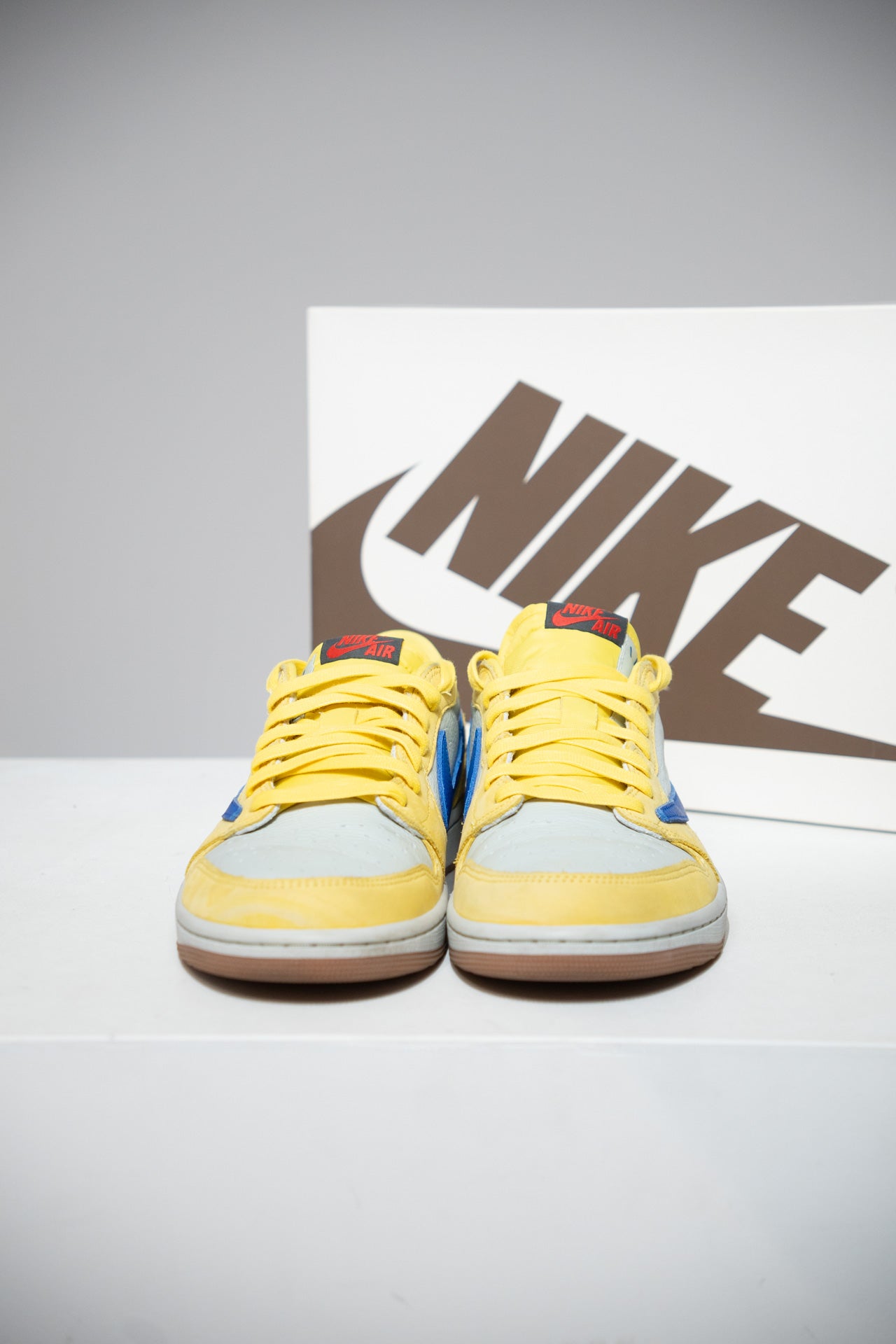 Jordan 1 Low Travis Scott Canary Yellow (Taille 44)