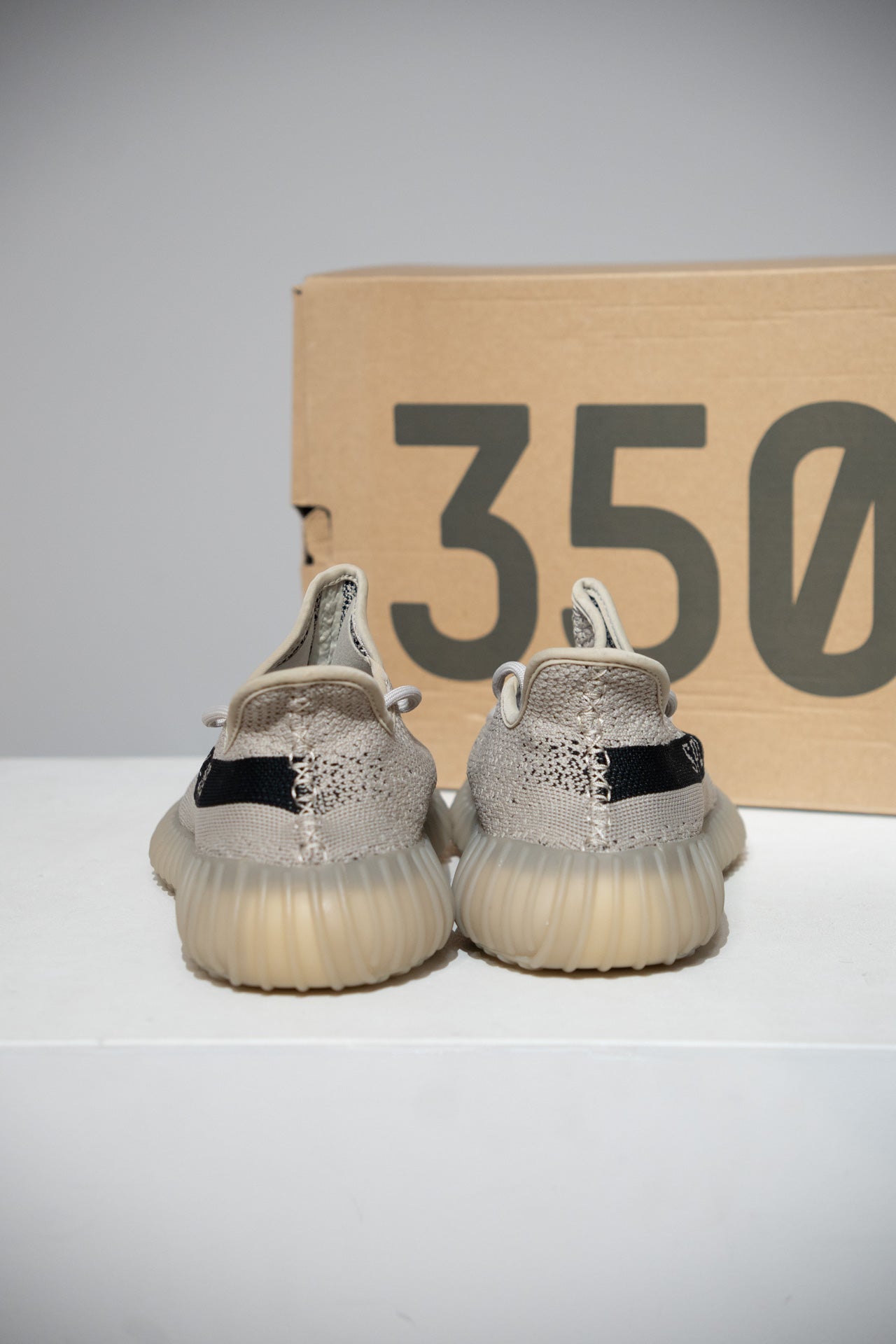 Yeezy 350 V2 Slate (Taille 44)