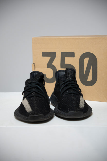 Yeezy 350 V2 Oreo (Taille 41 1/3)