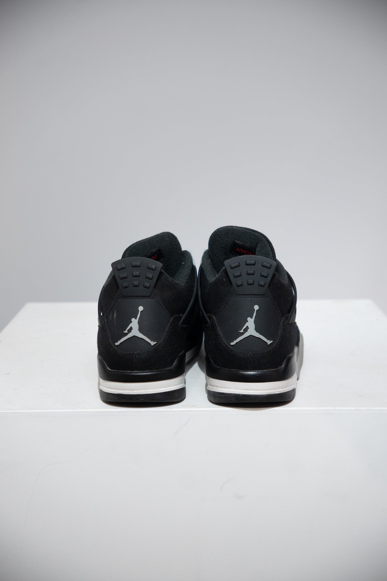Jordan 4 Black Canvas (Taille 44)