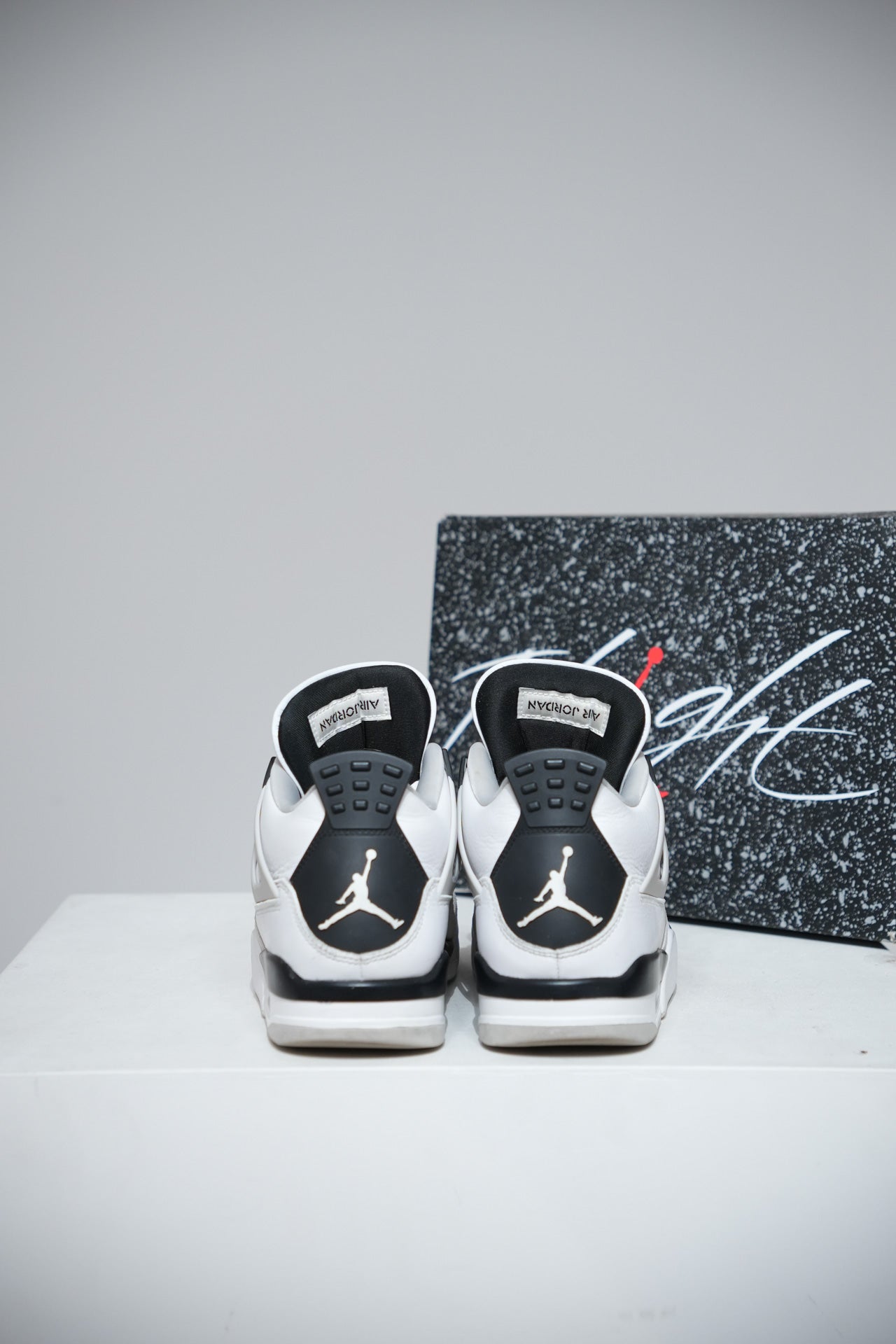 Jordan 4 Military Black (Taille 42,5)
