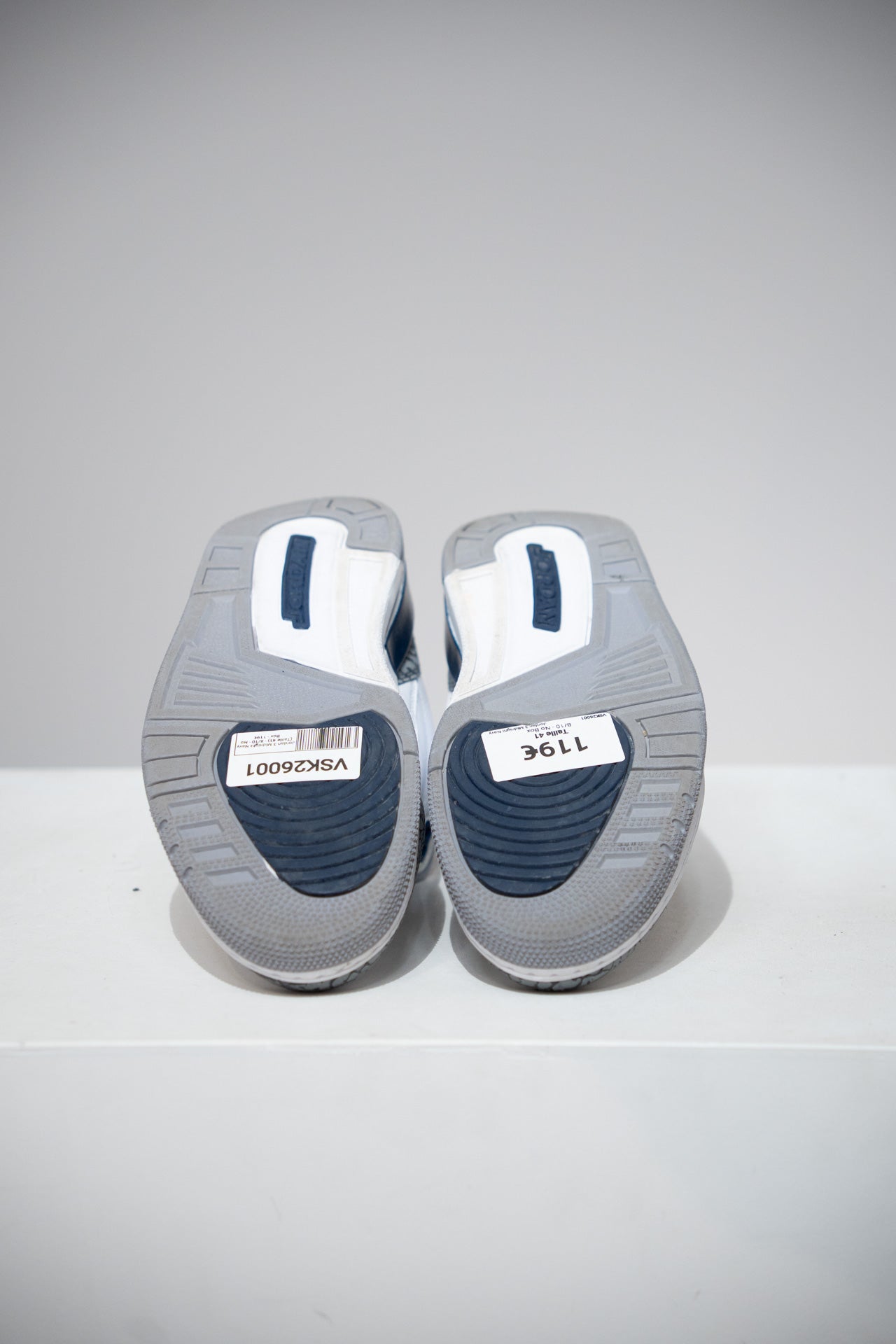 Jordan 3 Midnight Navy (Taille 41)