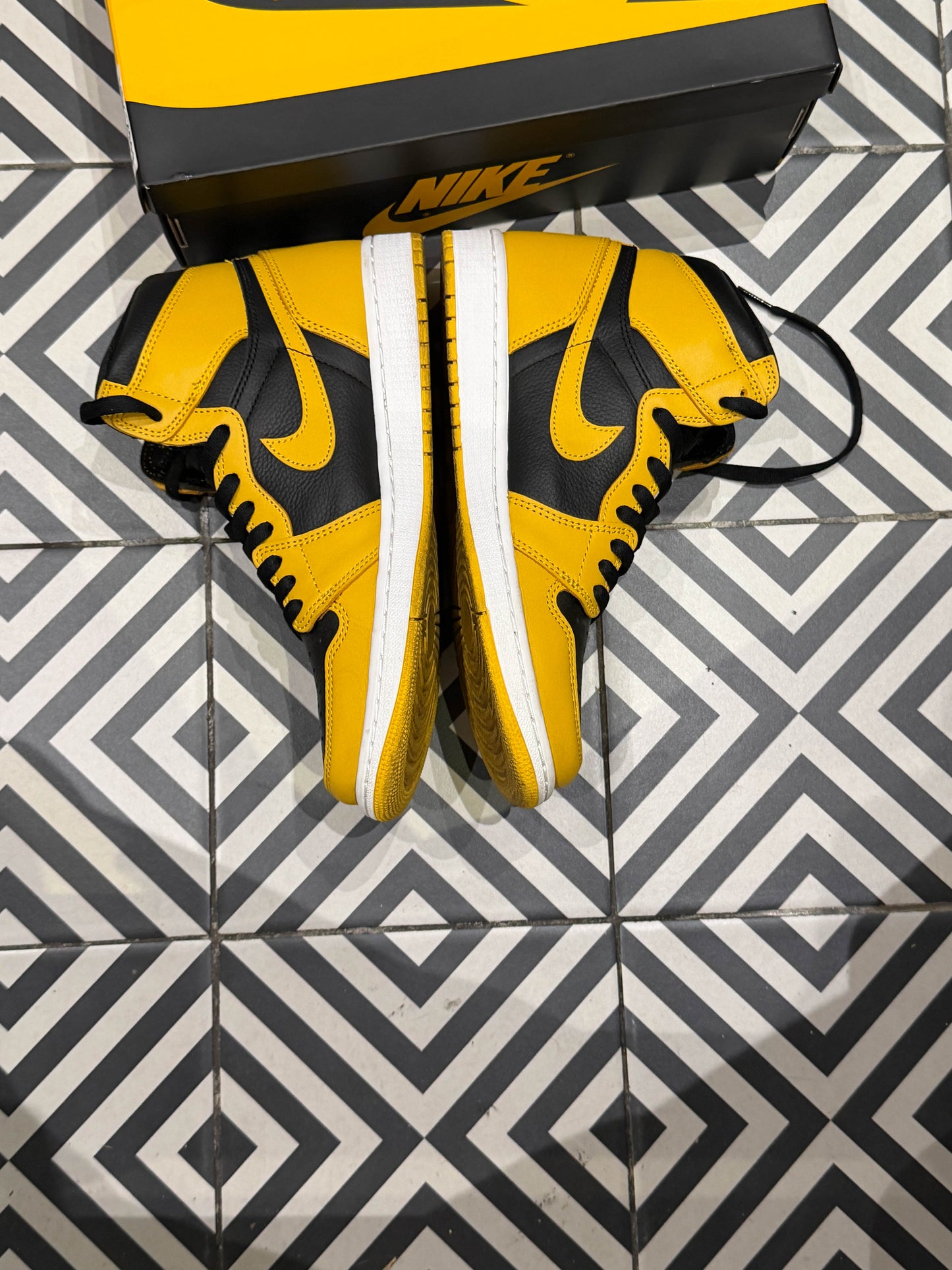 Jordan 1 High Pollen (Taille 42,5)