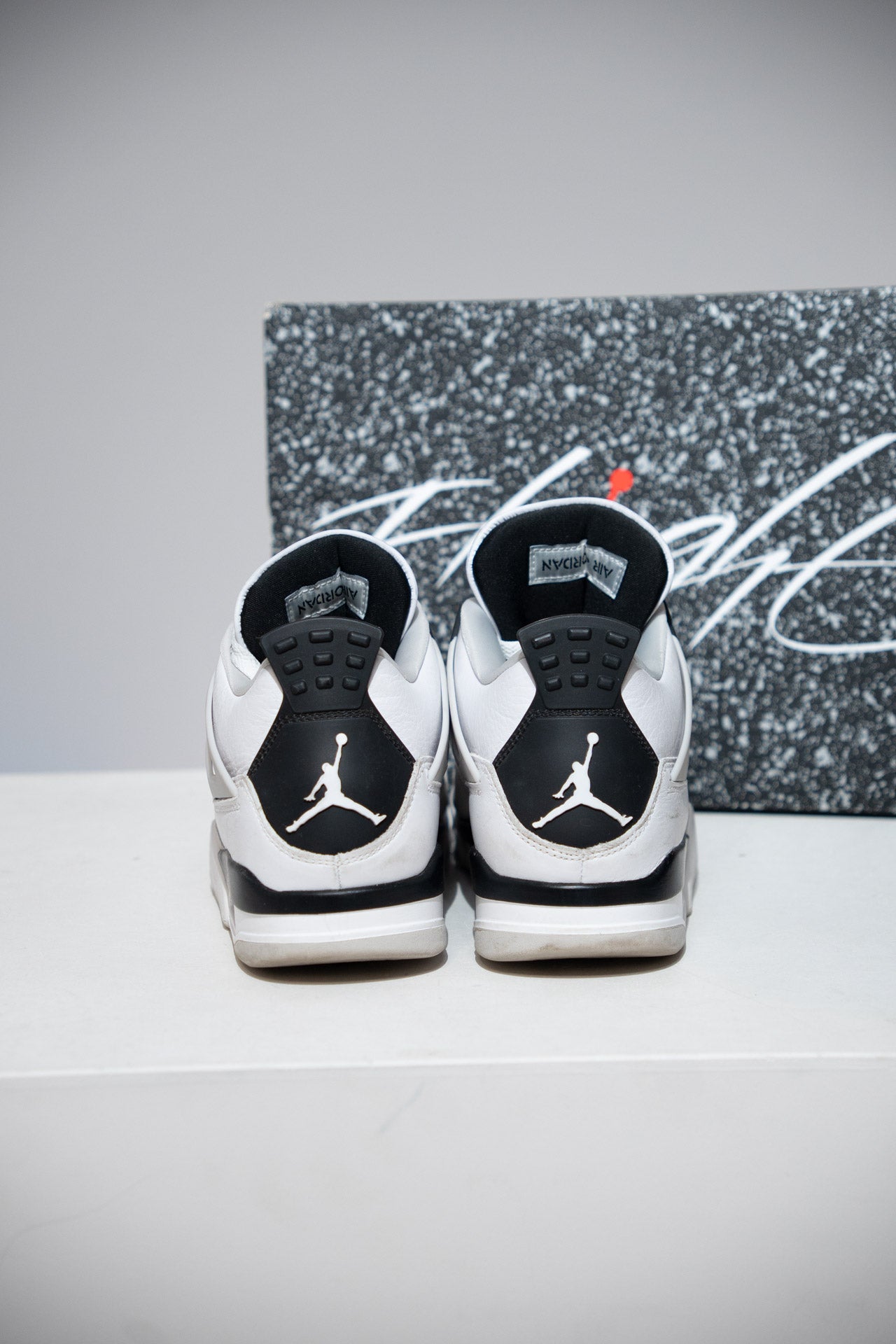 Jordan 4 Military Black (Taille 41)