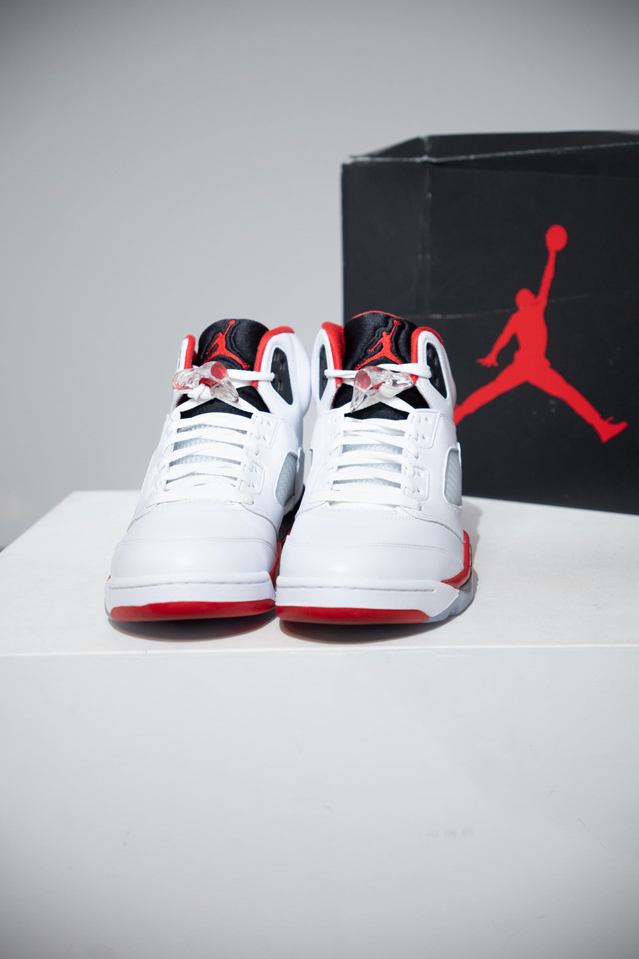 Jordan 5 Fire Red Black Language (Taille 44,5)