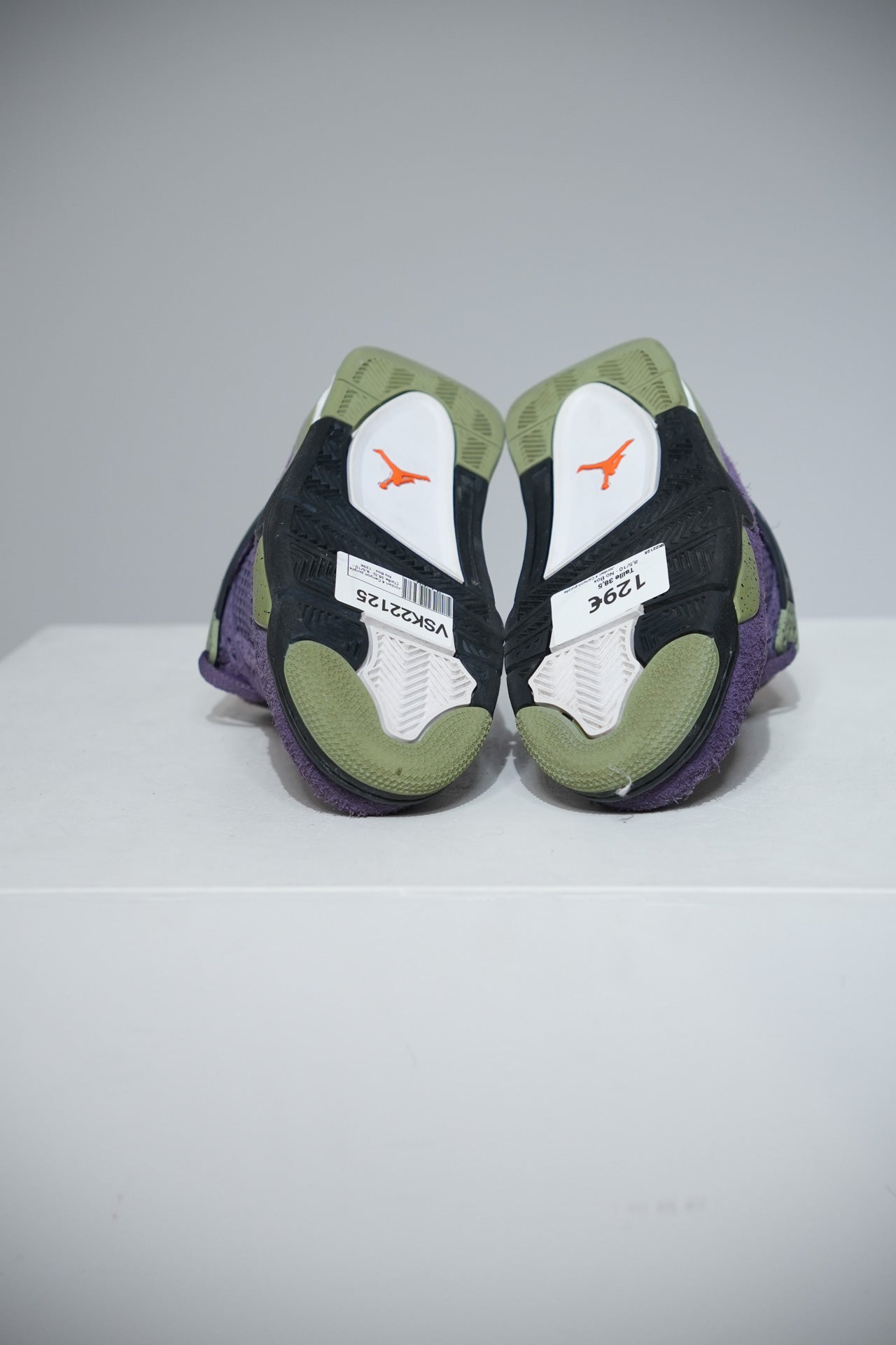 Jordan 4 Canyon purple (Taille 38,5)