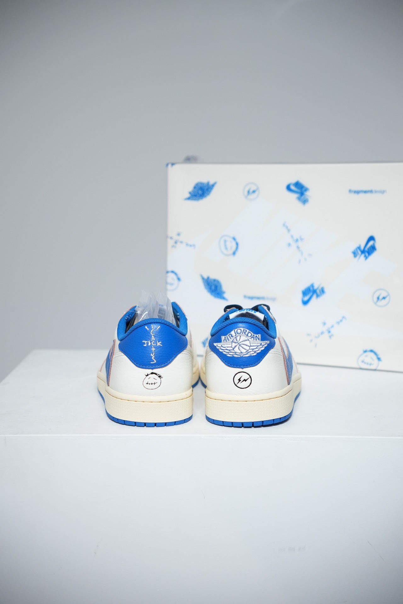 Jordan 1 Low Travis Scott Fragment 2025 (Taille 44)
