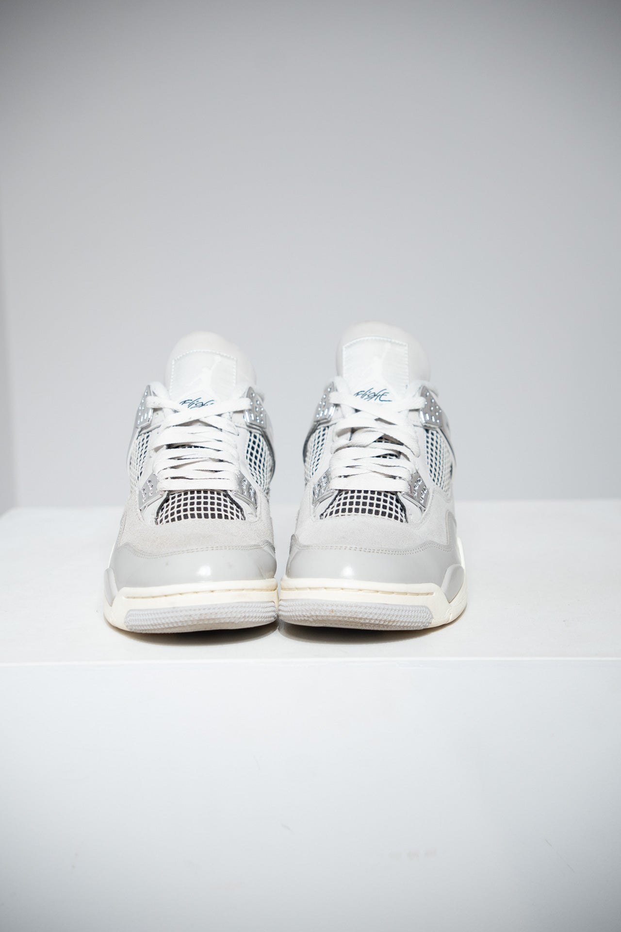 Jordan 4 Frozen Moments (Taille 42,5)