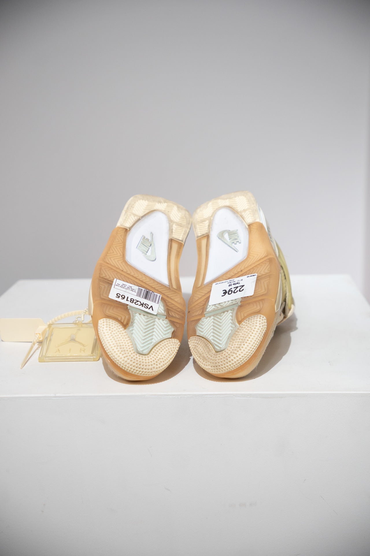 Jordan 4 Off-White Sail (Taille 38)