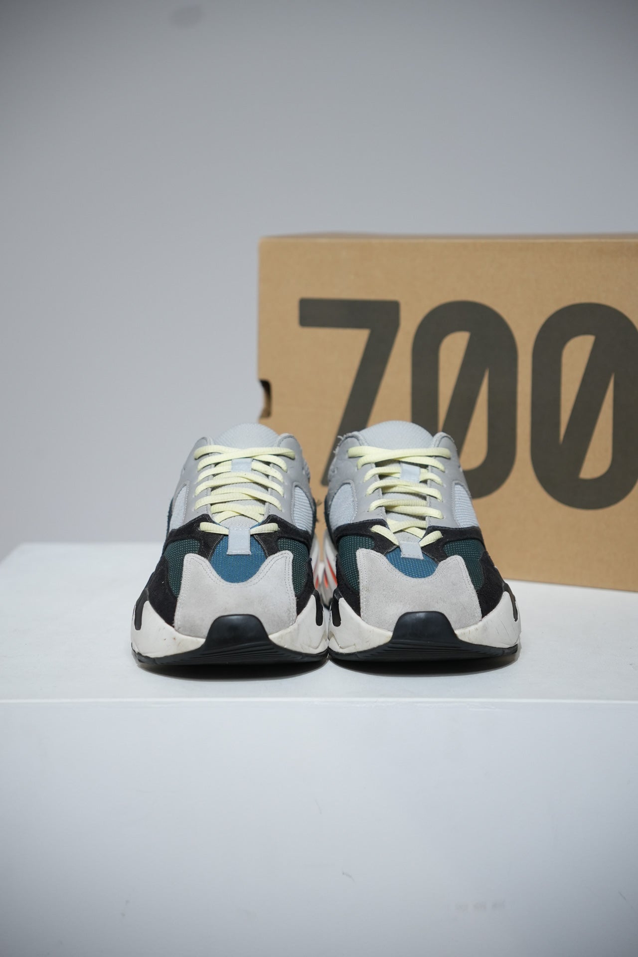 Yeezy 700 Wave Runner (Taille 41 1/3)