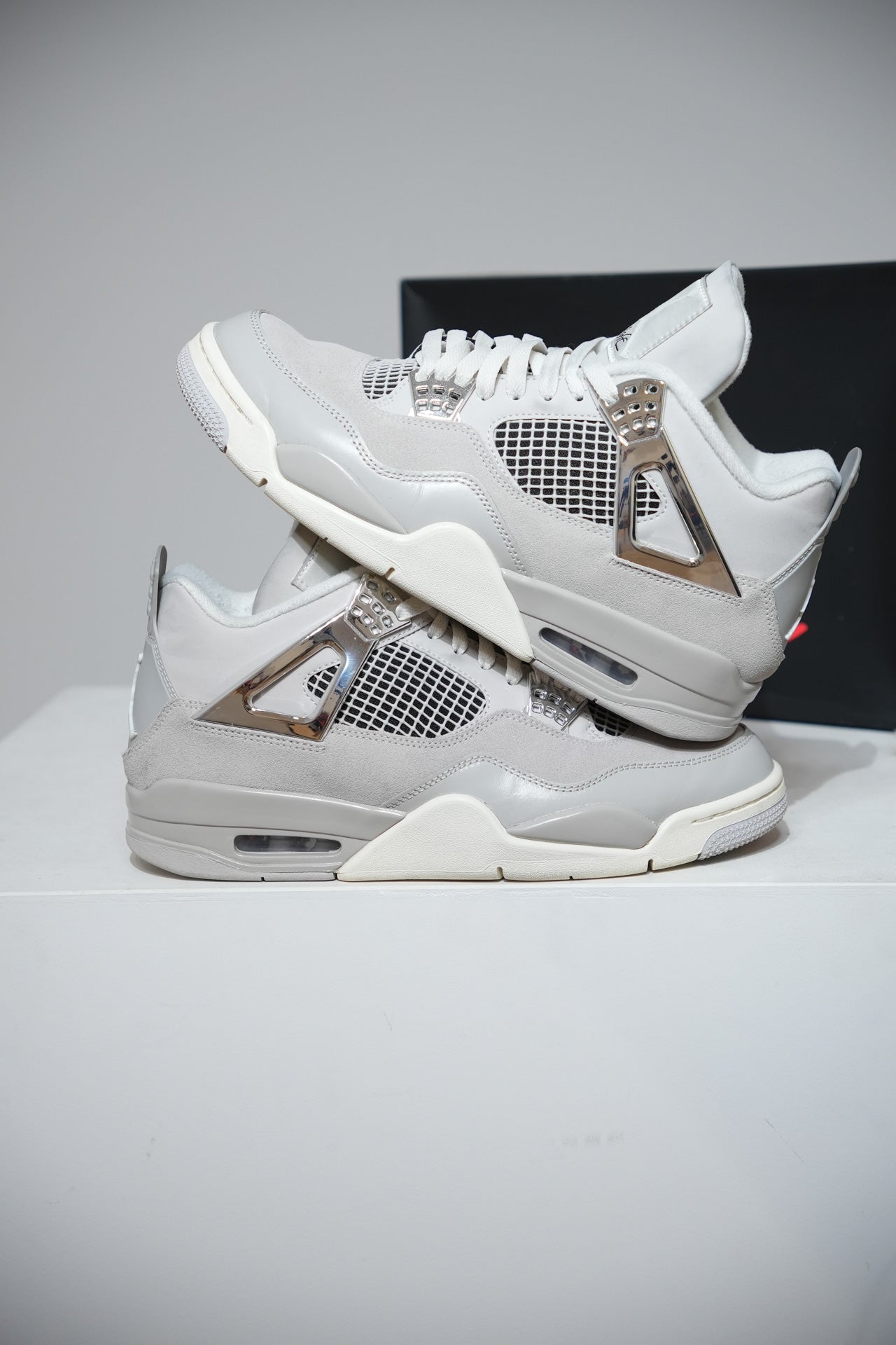 Jordan 4 Frozen Moments (Taille 42,5)