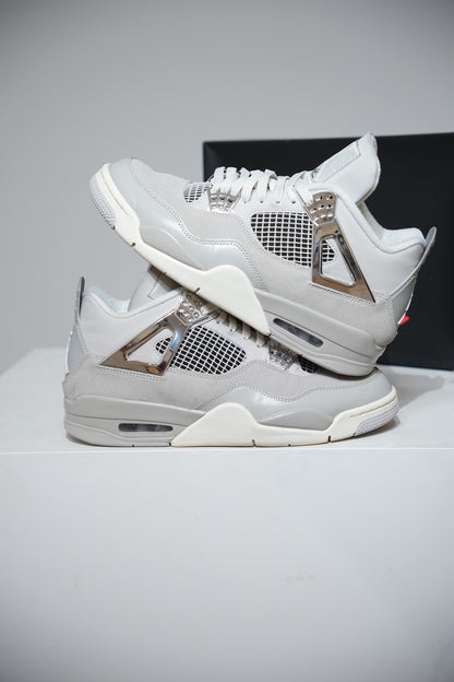 Jordan 4 Frozen Moments (Taille 42,5)