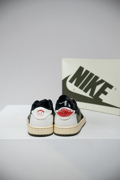Jordan 1 Low Travis Scott Olive (Taille 40,5)