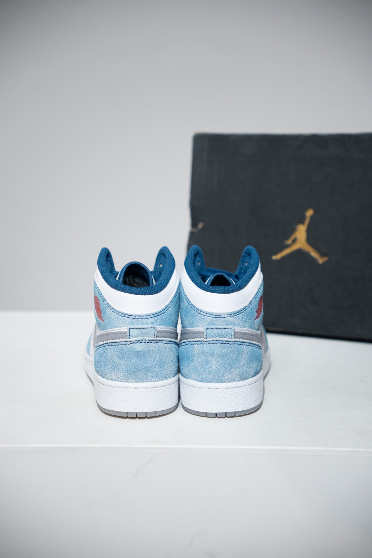 Jordan 1 Mid French Blue (Taille 37,5)