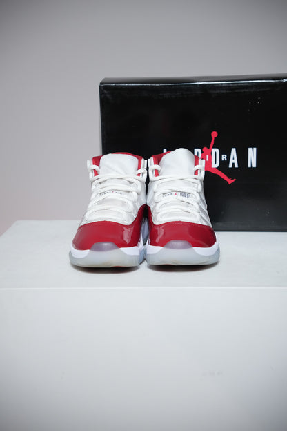 Jordan 11 Cherry (Taille 40,5)