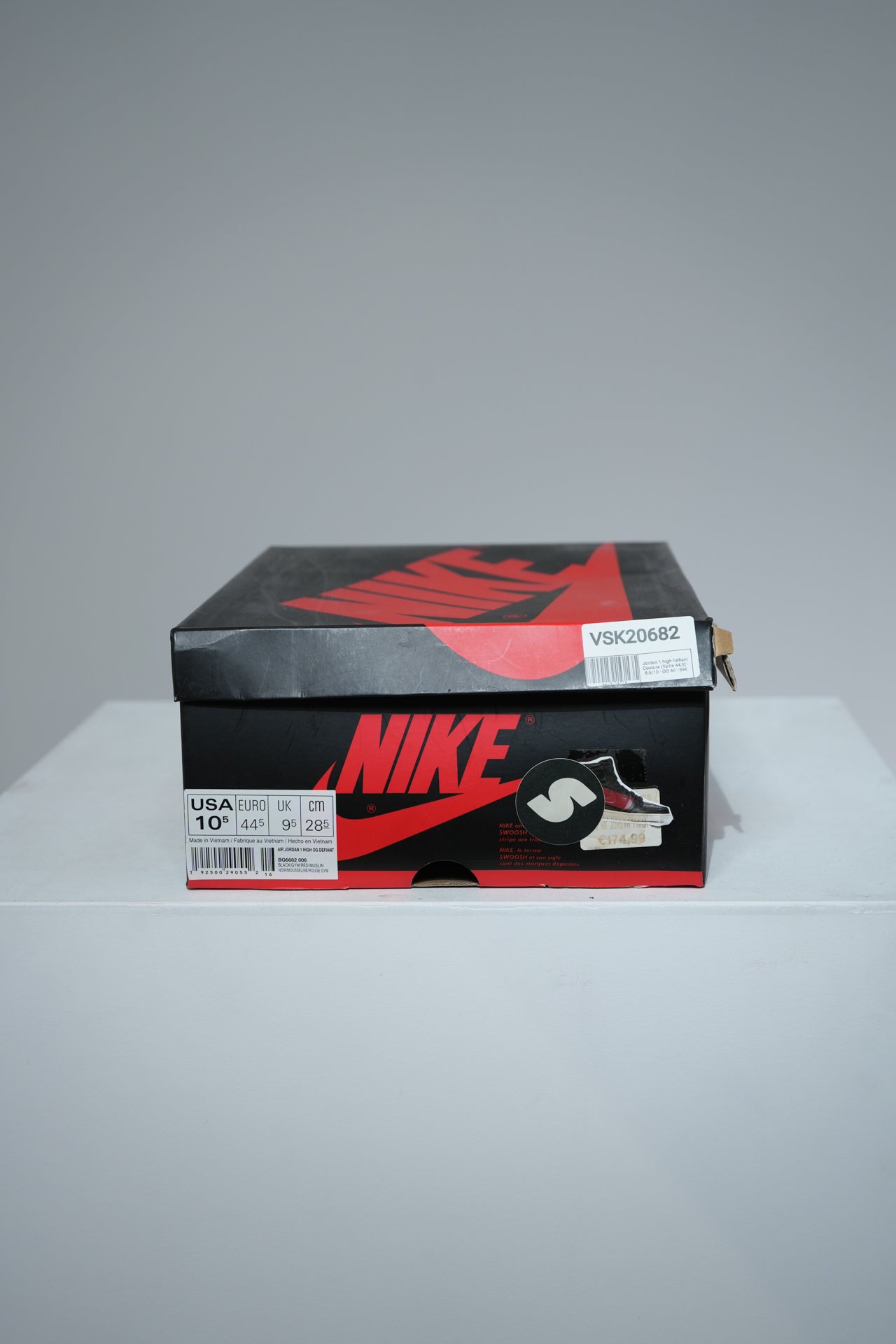 Jordan 1 high Defiant Couture (Taille 44,5)