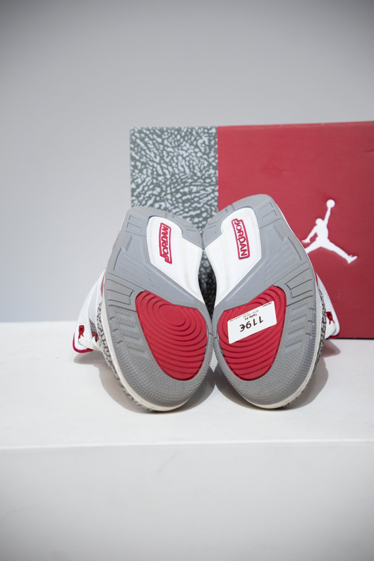 Jordan 3 Cardinal Red (Taille 44)