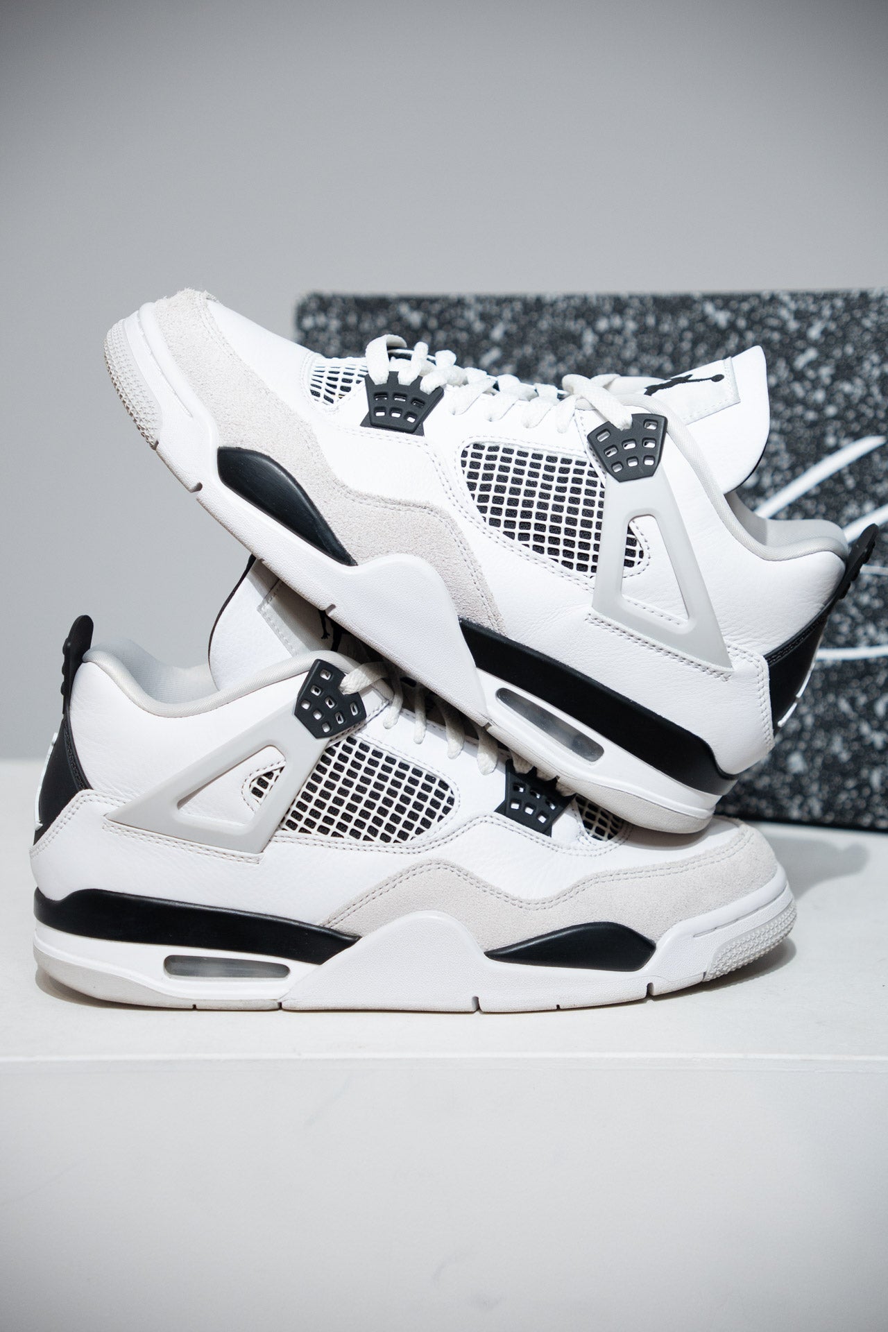 Jordan 4 Military Black (Taille 42)