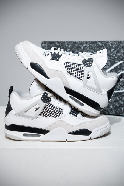Jordan 4 Military Black (Taille 42)
