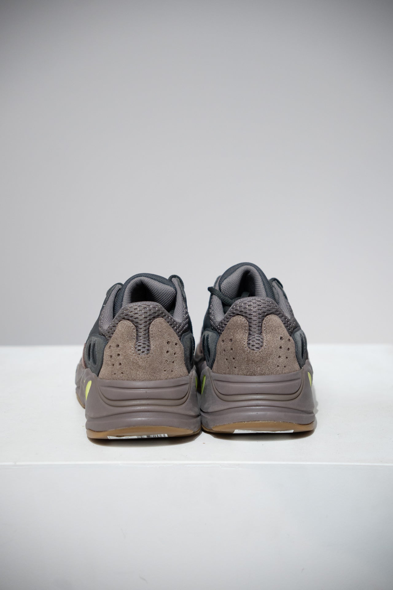 Yeezy 700 Mauve (Taille 44)