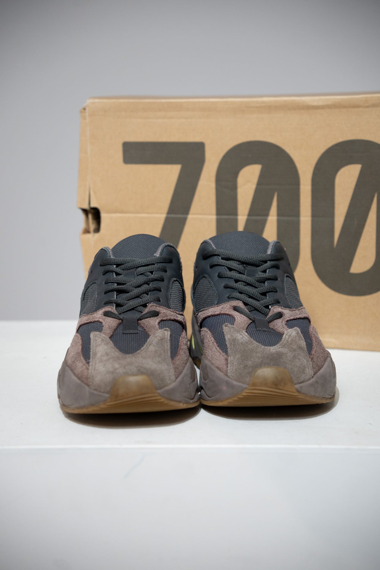 Yeezy 700 Mauve (Taille 45 1/3)