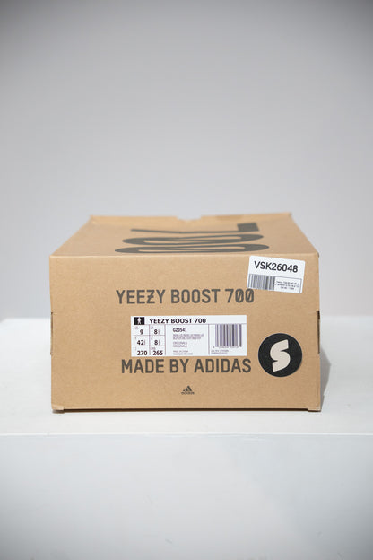 Yeezy 700 Bright Blue (Taille 42 2/3)