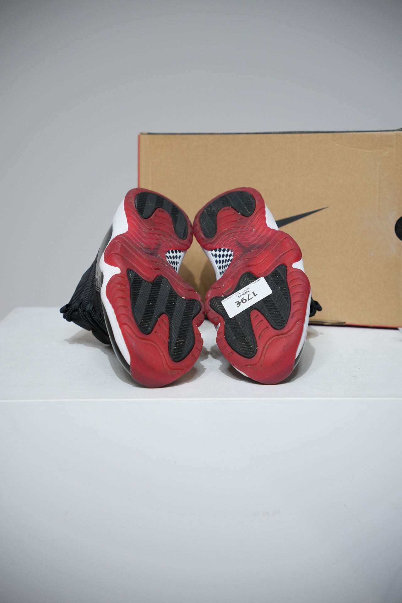 Jordan 11 Bred 2019 (Taille 43)
