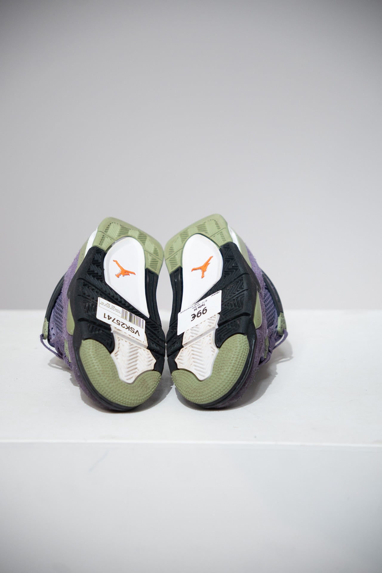 Jordan 4 Canyon purple (Taille 36)