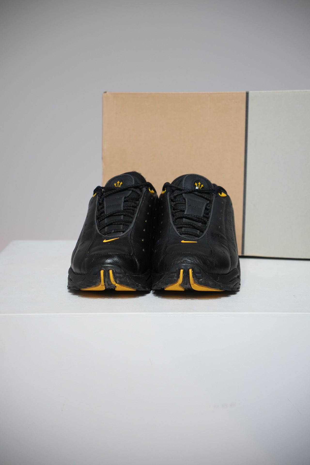 Nocta Terra Black university Gold (Taille 44)