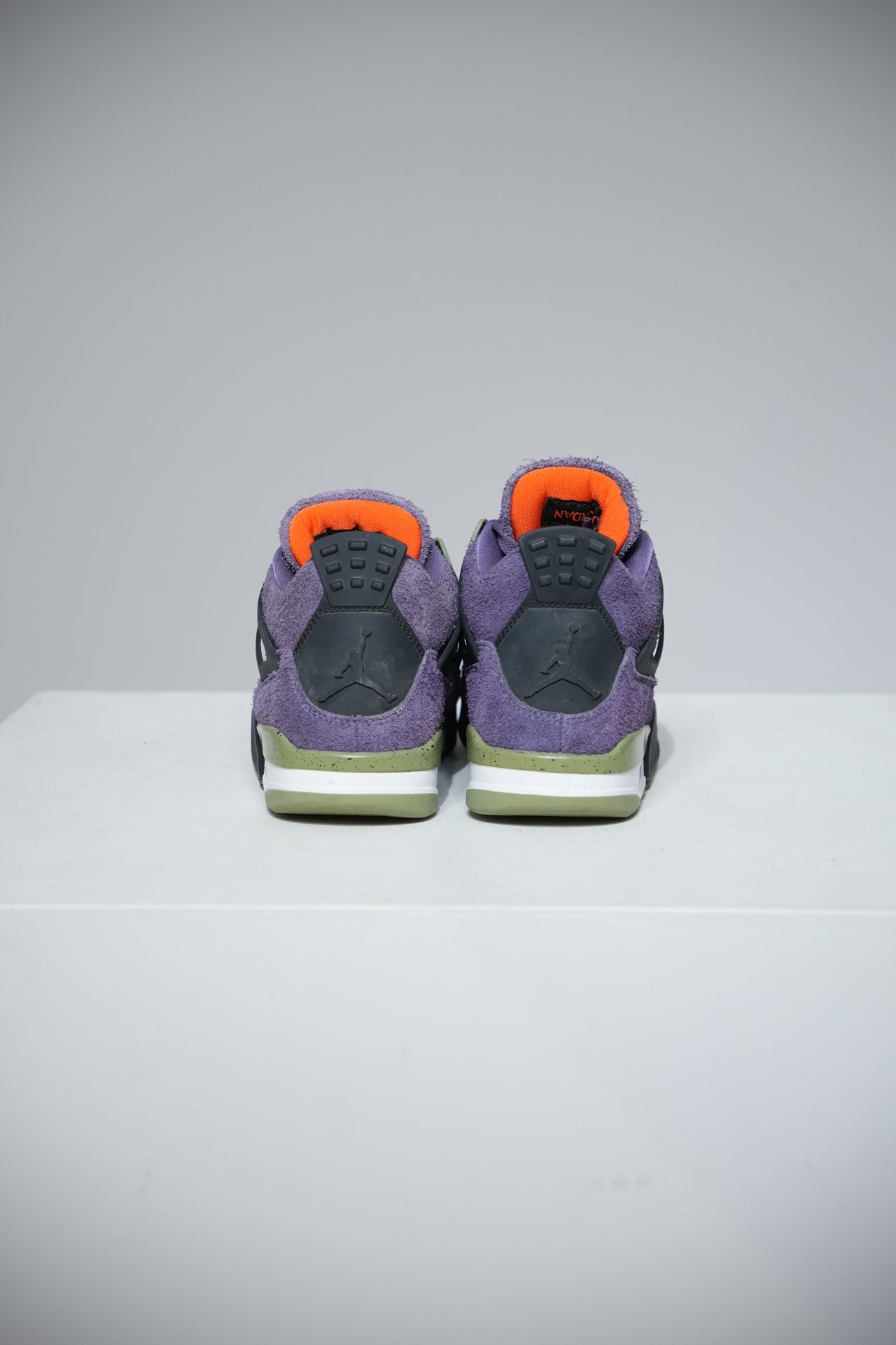 Jordan 4 Canyon purple (Taille 39)