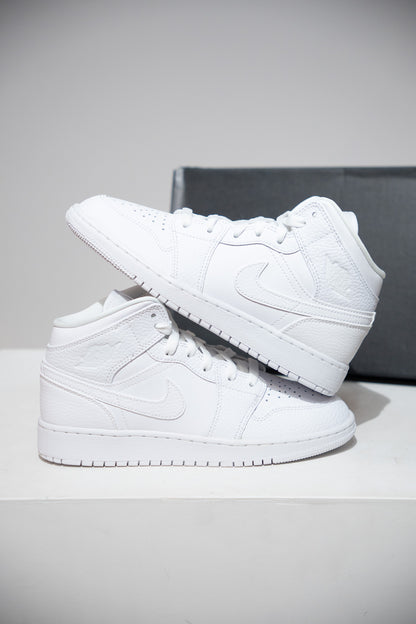 Jordan 1 Mid Triple White (Taille 38)