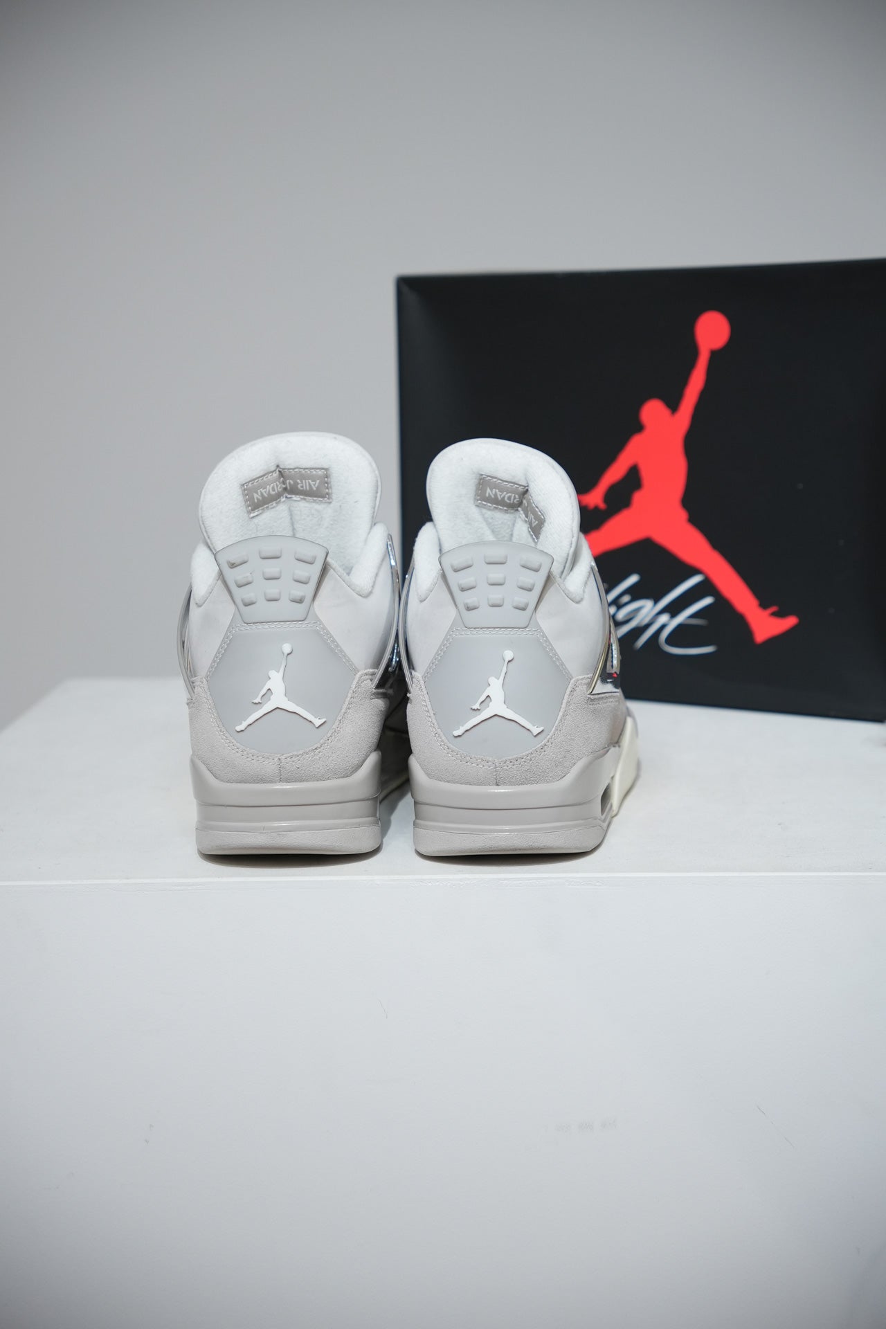 Jordan 4 Frozen Moments (Taille 42,5)