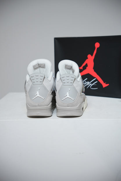 Jordan 4 Frozen Moments (Taille 42,5)