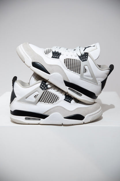 Jordan 4 Military Black (Taille 41)