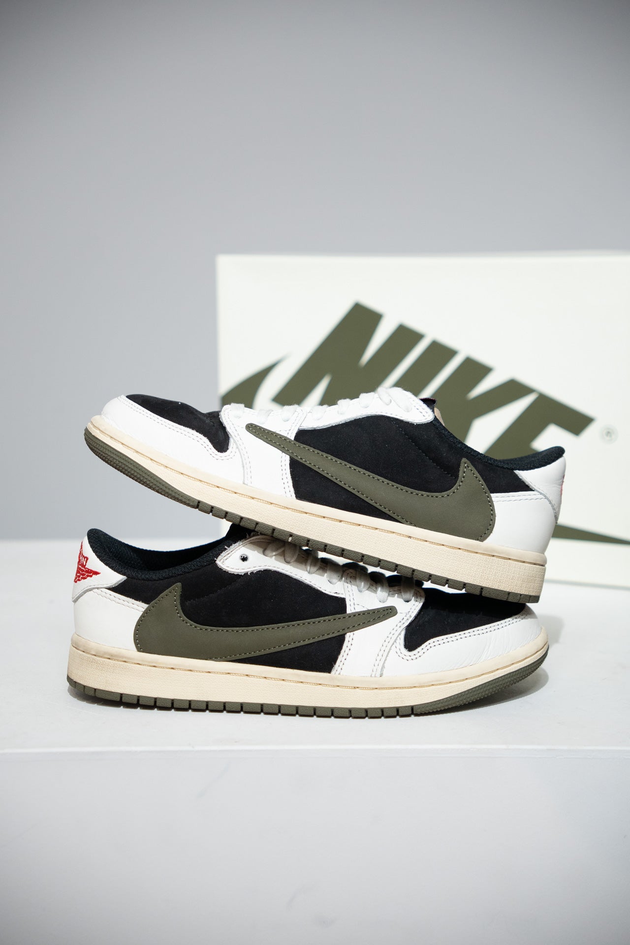 Jordan 1 Low Travis Scott Olive (Taille 37,5)