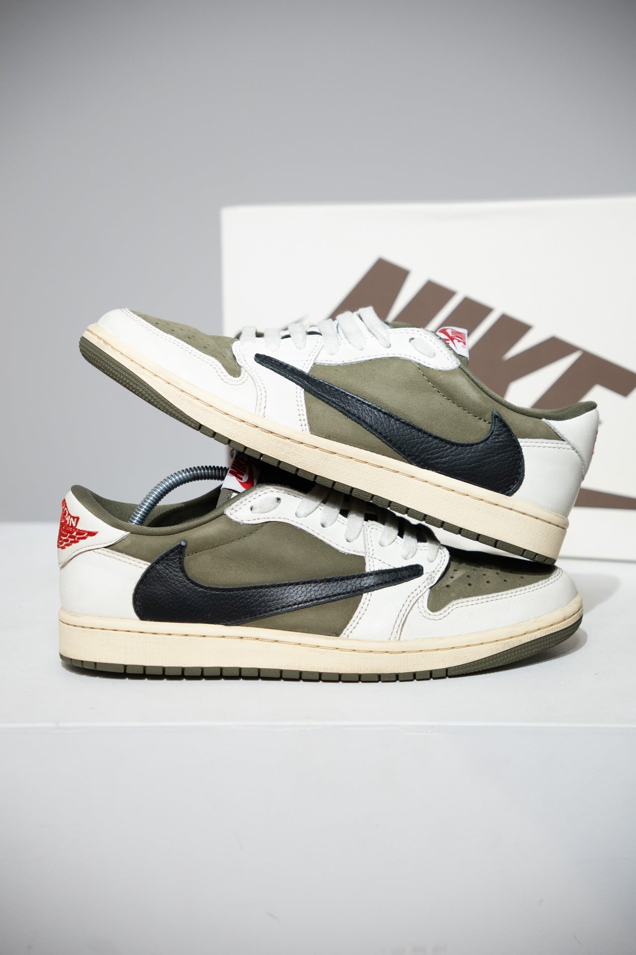 Jordan 1 Low Travis Scott Medium Olive (Taille 41)
