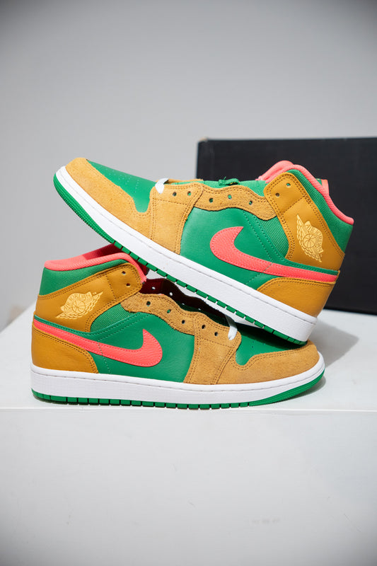 Jordan 1 Mid Wheat (Taille 42,5)