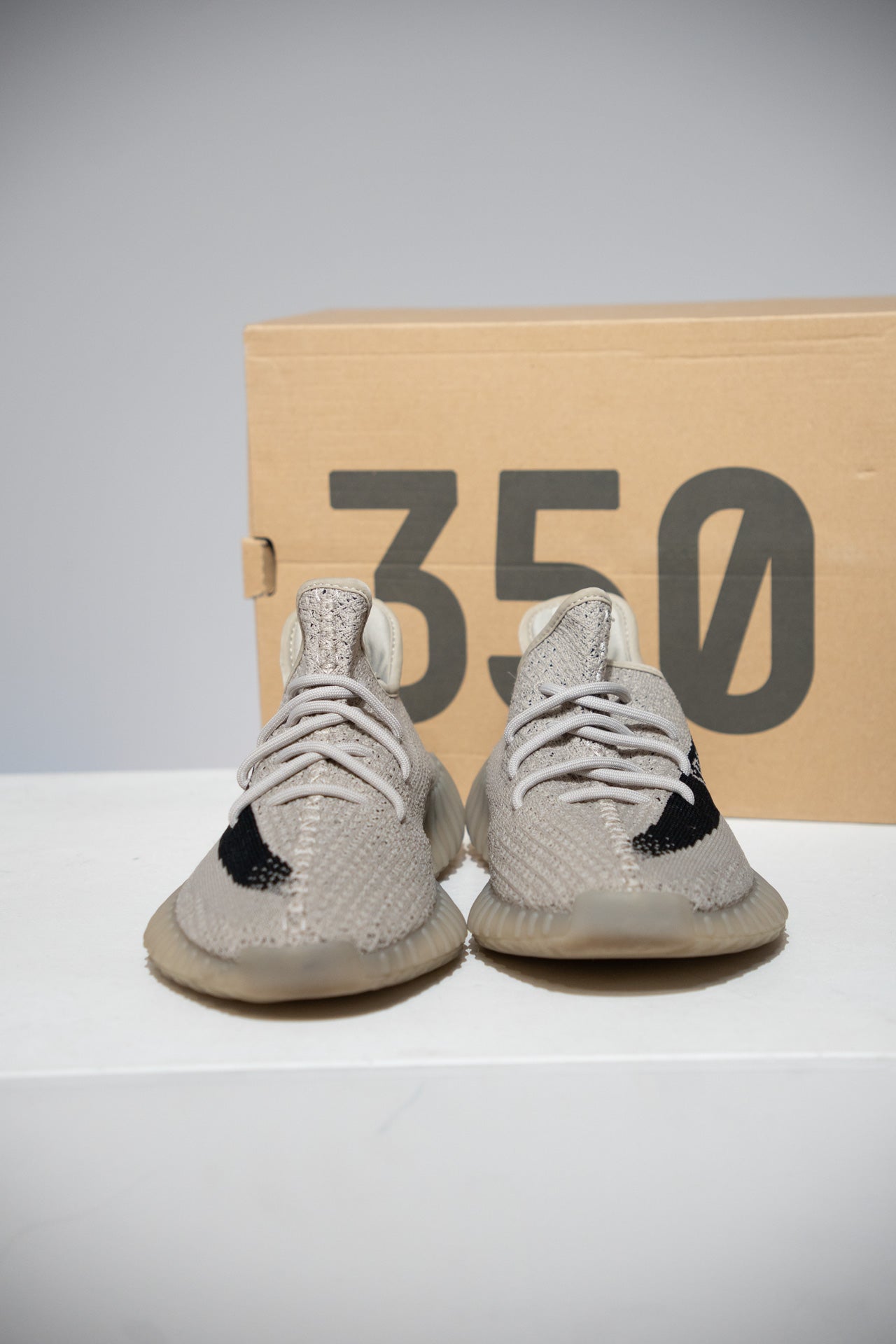 Yeezy 350 V2 Slate (Taille 42)