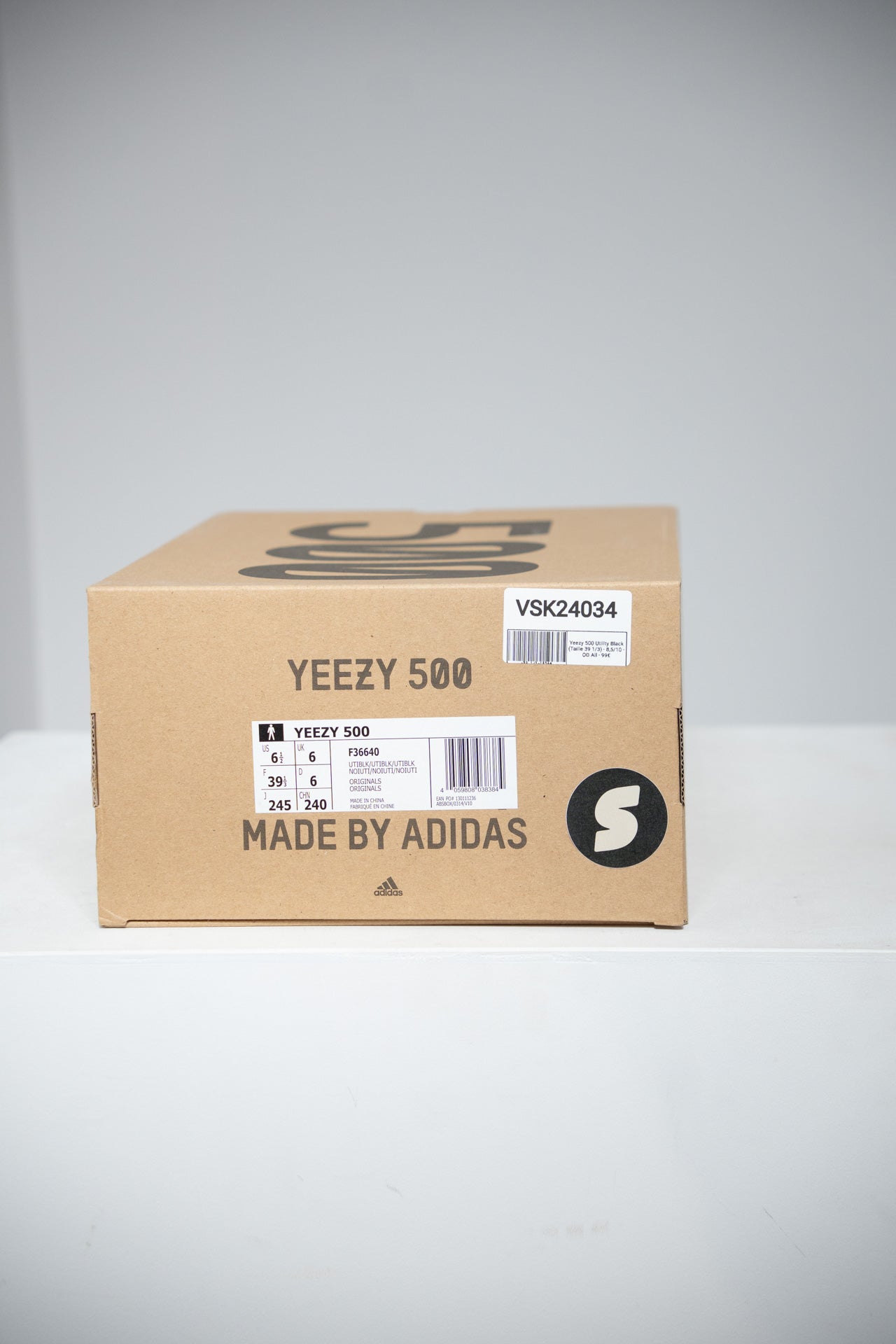 Yeezy 500 Utility Black (Taille 39 1/3)